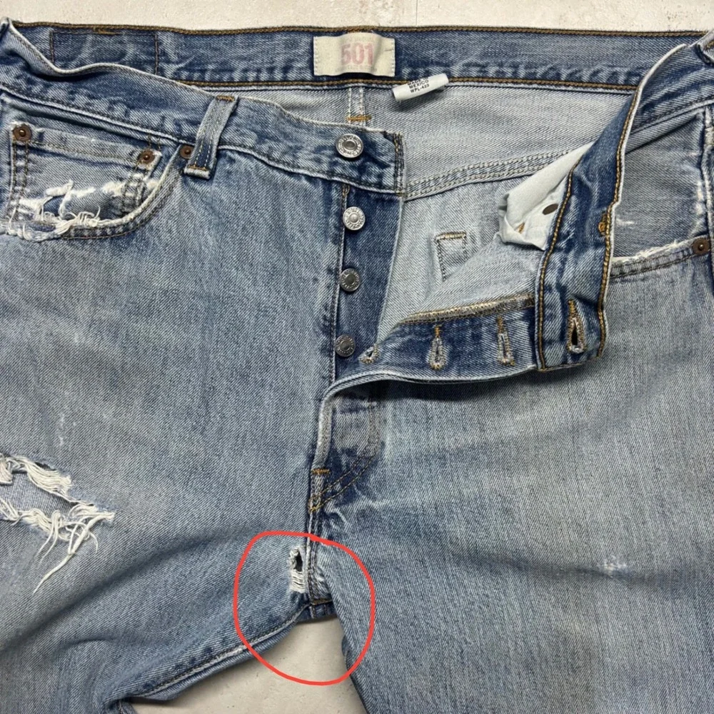 Levi's 501 Jeans Light Wash Men 36x29 Distressed Button Fly Straight Leg